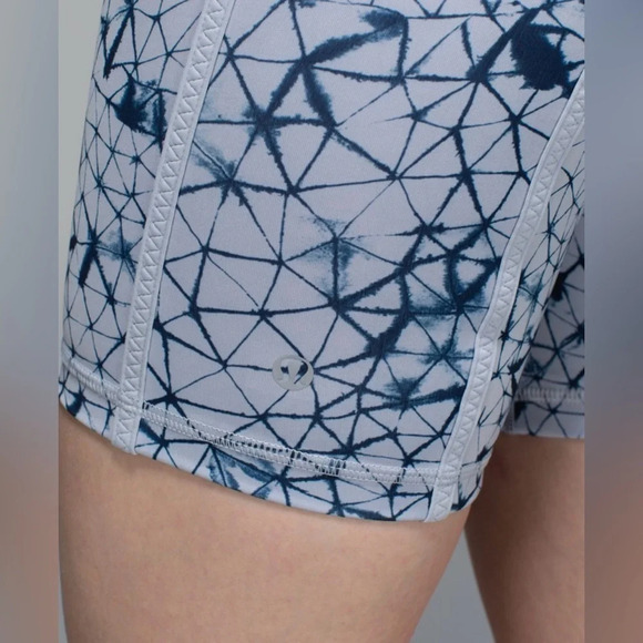 Lululemon Pedal Pace Short Star Crushed Silver Fox Deep Navy - Picture 4 of 13